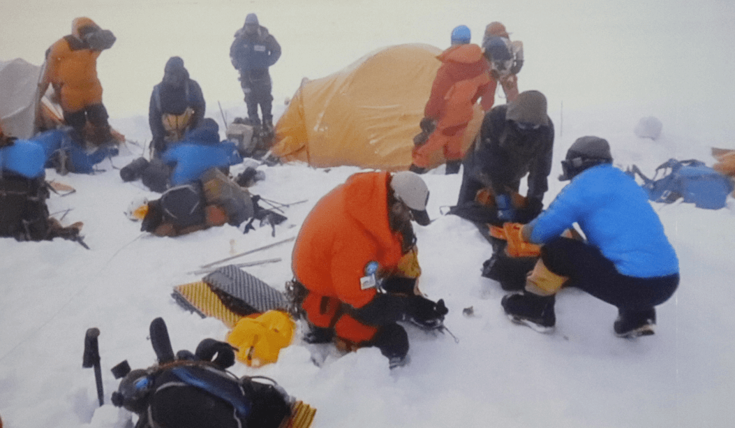 Paul Hegge beklimt de K2